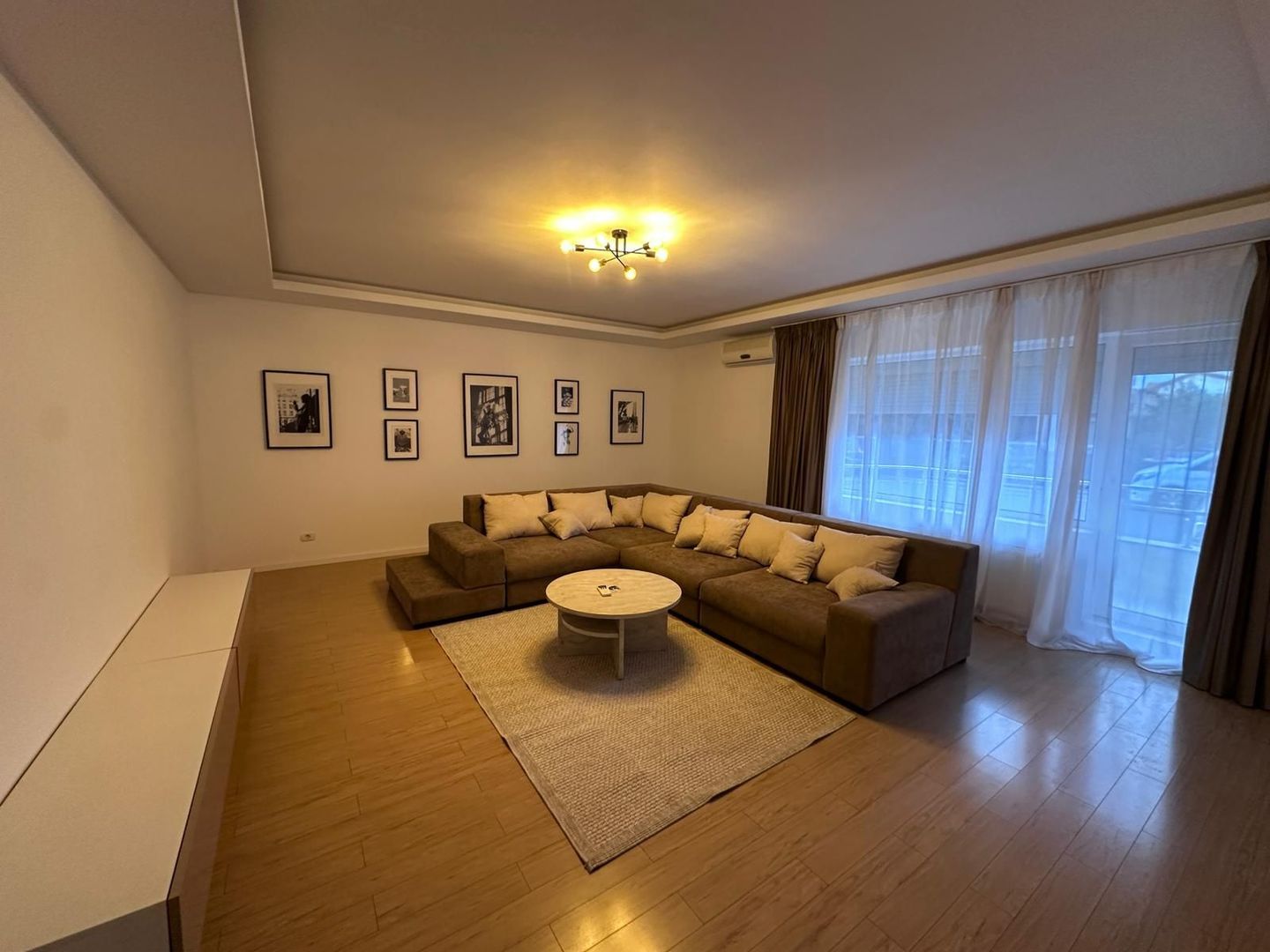 Pipera – Rond OMV | 3 camere | Bloc privat | Parcare inclusă - Poză 1