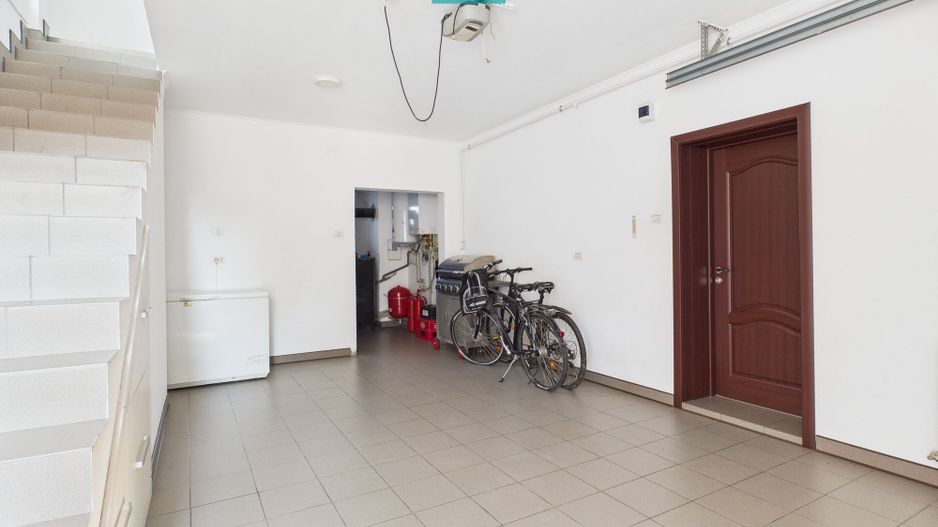 Casă modernă cu 2 corpuri, 5 camere în Pecica - Poză 12