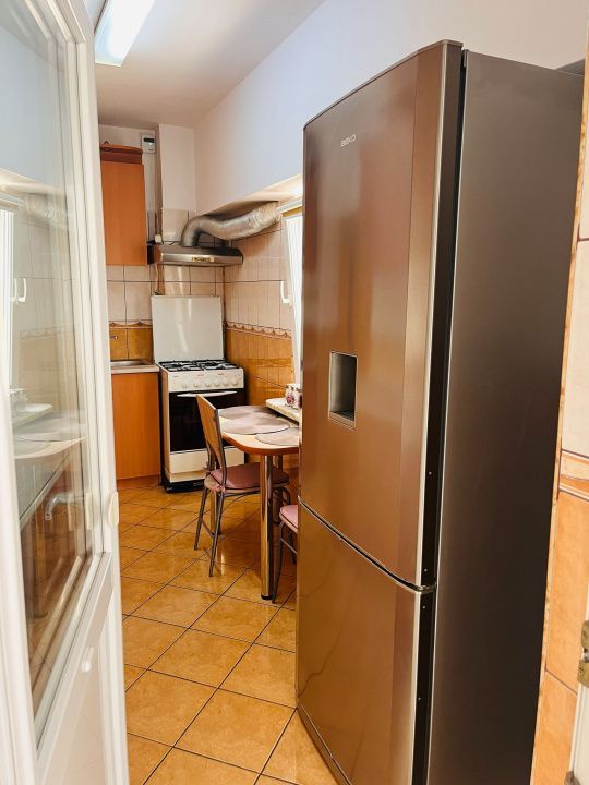 Apartament ultracentral, 3 camere, cu priveliste impresionanta, langa Mercur - Poză 21