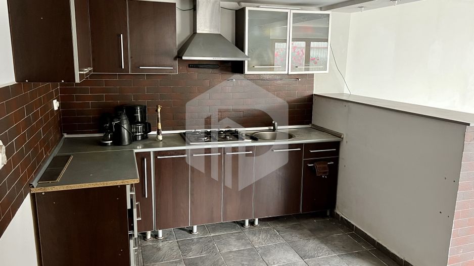 Casa individuala+ curte. Zona Lazaret/Balanta/ 3 Apartamente - Poză 16