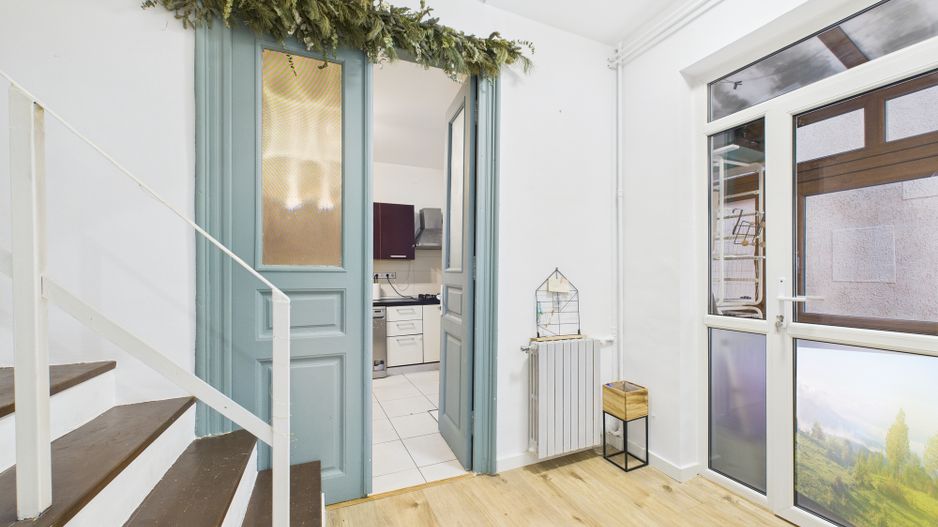 Casă / Vilă cocheta cu 3 camere - de vanzare - zona Basarab - Poză 1