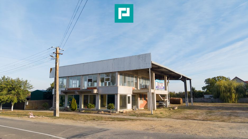 Spatiu comercial cu etaj și teren de 4000mp - Poză 15