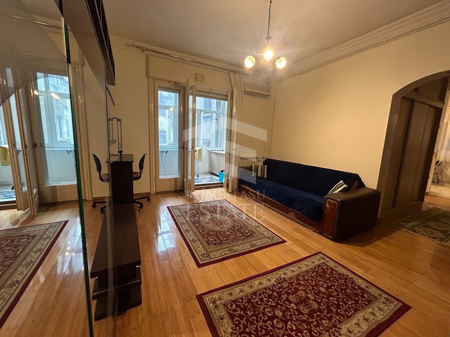 3 Camere Ultracentral 2 minute de Metrou Univestitate - Poză 2
