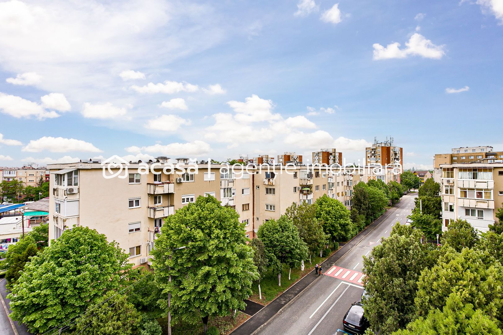 Apartament cu 3 camere zona Miorița etaj 4 - Poză 1