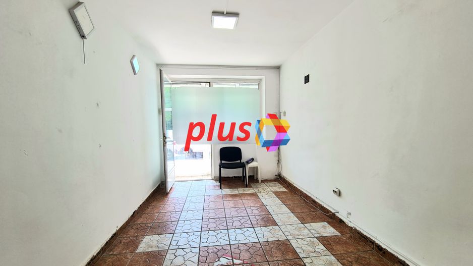 Spatiu comercial de închiriat cu vad Brașov - 55 mp # plus-imo.ro - Poză 2