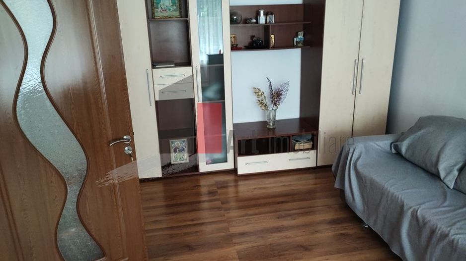 3 Camere Vitan - Poză 1