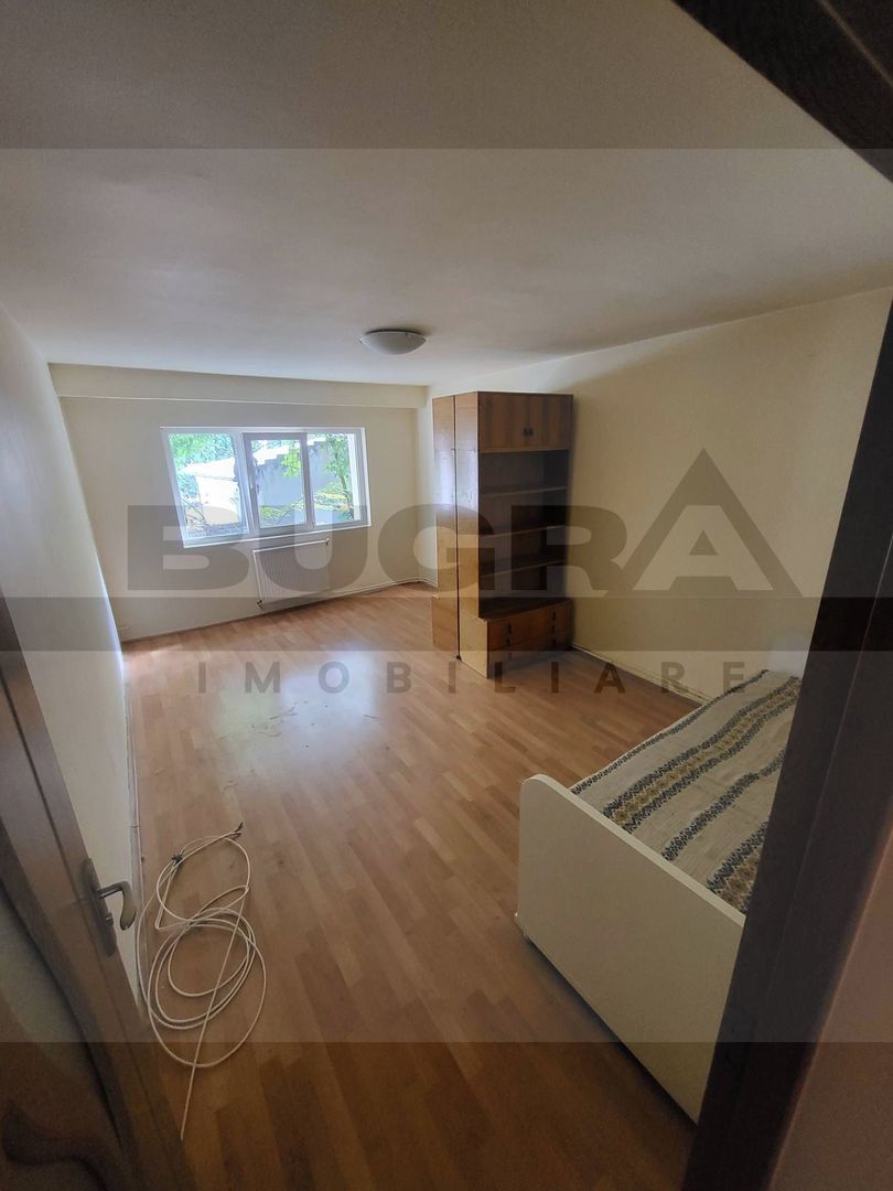 Apartament de 2 camere, decomandat, etaj intermediar, cartier Plopilor - Poză 1