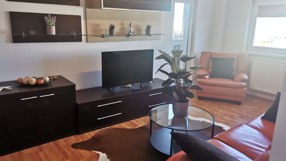 De Închiriat Apartament 2 Camere Tineretului – Vedere Superba - Poză 1