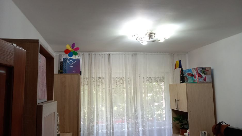 ageuropa.ro vinde ap 2 cam 46mp RENOVAT la PARTER în Micro 14. - Poză 3
