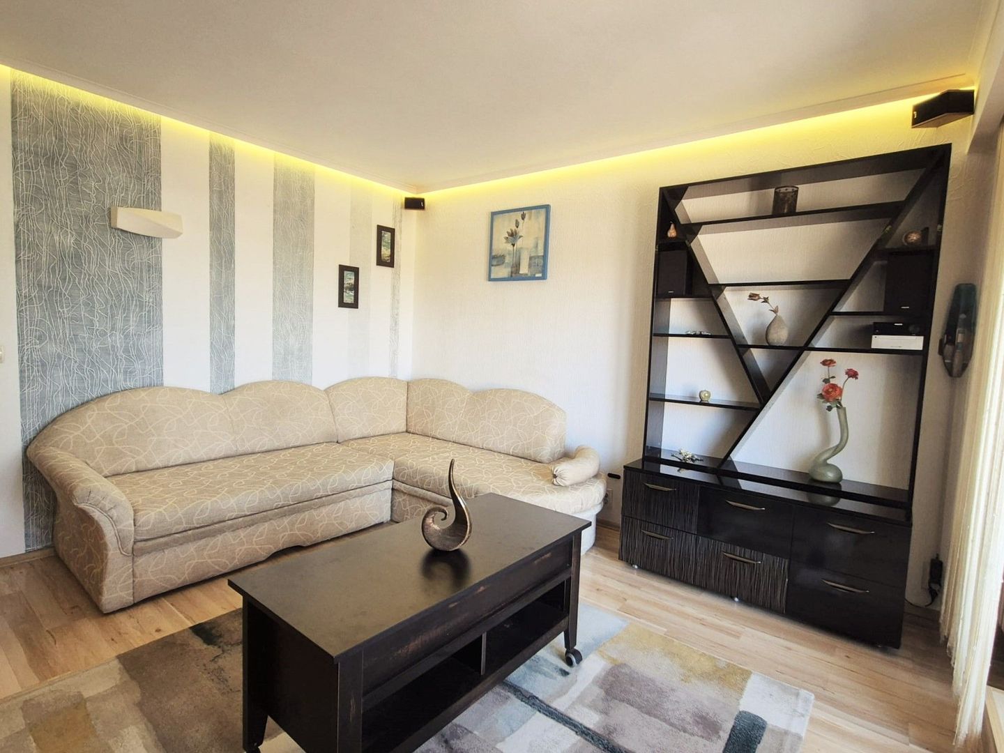 COMISION 0% - Apartament 2 camere renovat, mobilat-utilat, 53mp plus terasa20mp - Poză 3