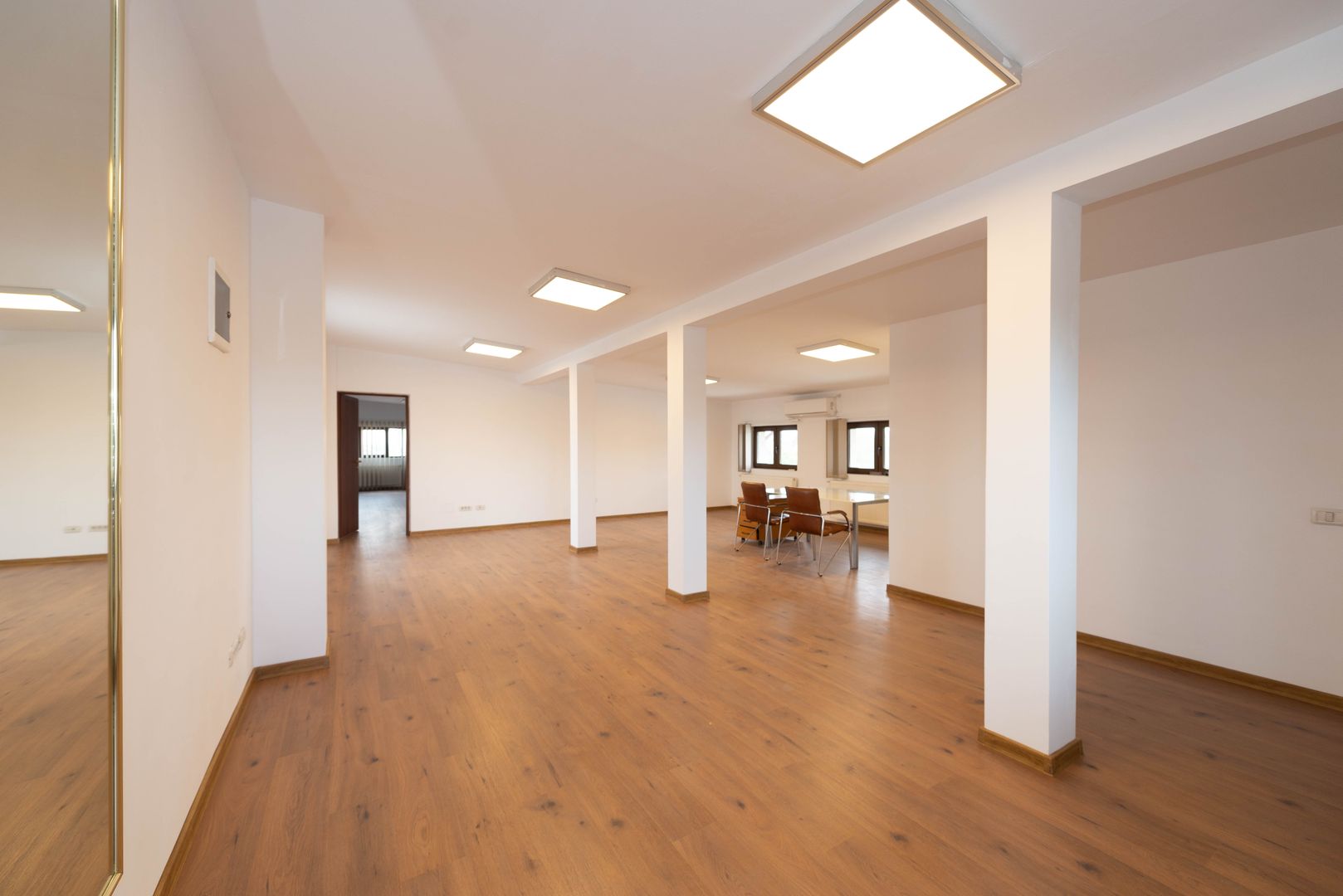 Spatiu de birouri stradal, 148mp de inchiriat în zona Soseaua Chitilei - Poză 1