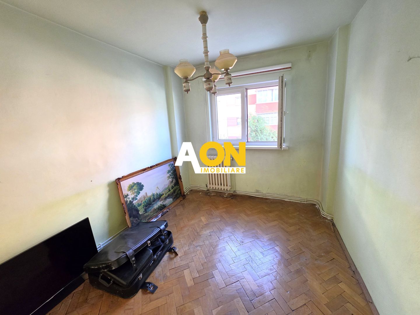 Apartament 4 camere, etaj 1, cu garaj si boxa, zona Scolii M. Eminescu - Poză 9