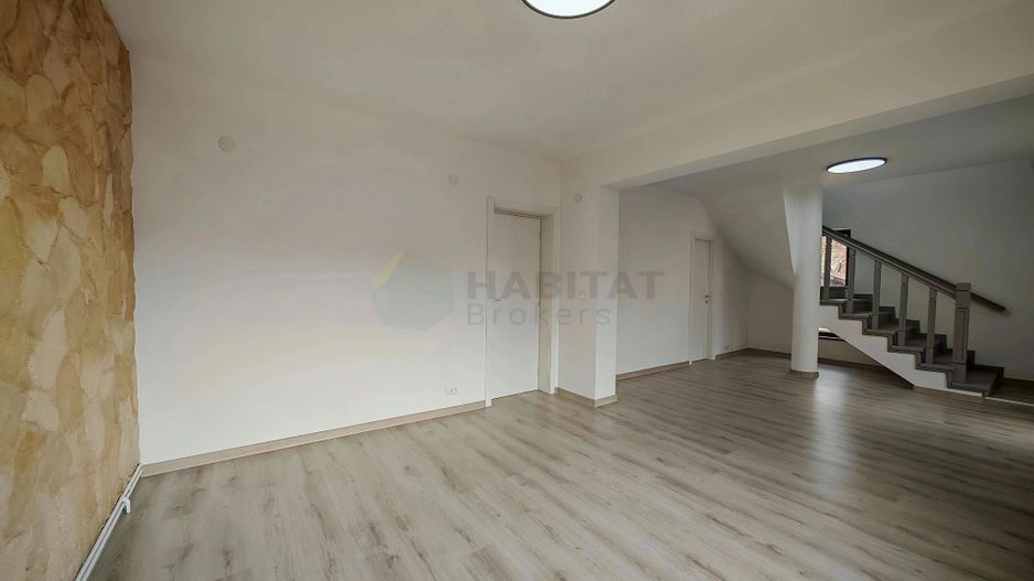 Vilă Individuală cu o curte generoasa zona Aparatorii Patriei - Poză 27