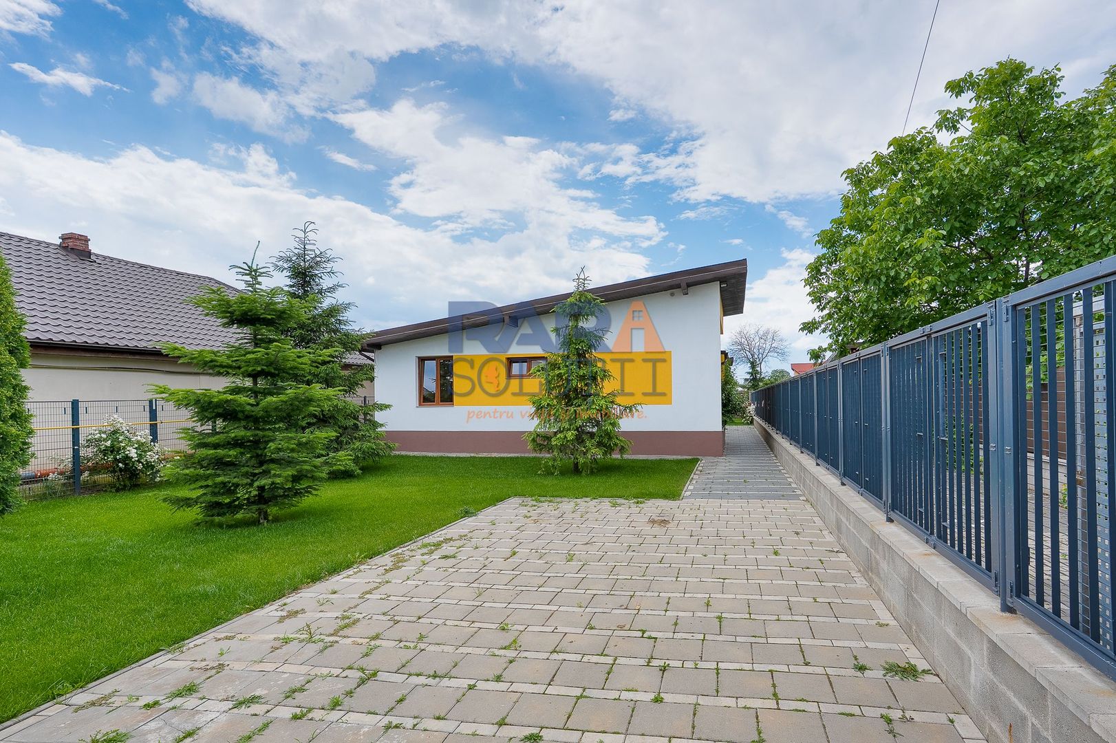 Casă cu 3 dormitoare și două băi LA CHEIE - Poză 2
