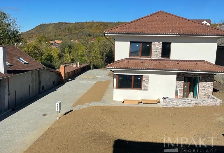 Ansamblu de 3 case la vanzare  in Chinteni! - Poză 3