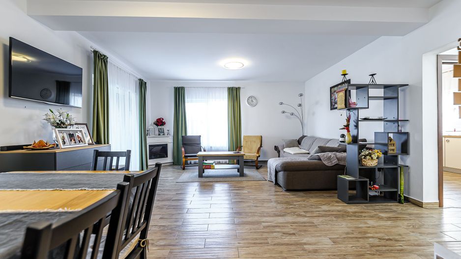 Casă cu mansardă, nouă, mobilată și utilată, în cartier Athena - Poză 2