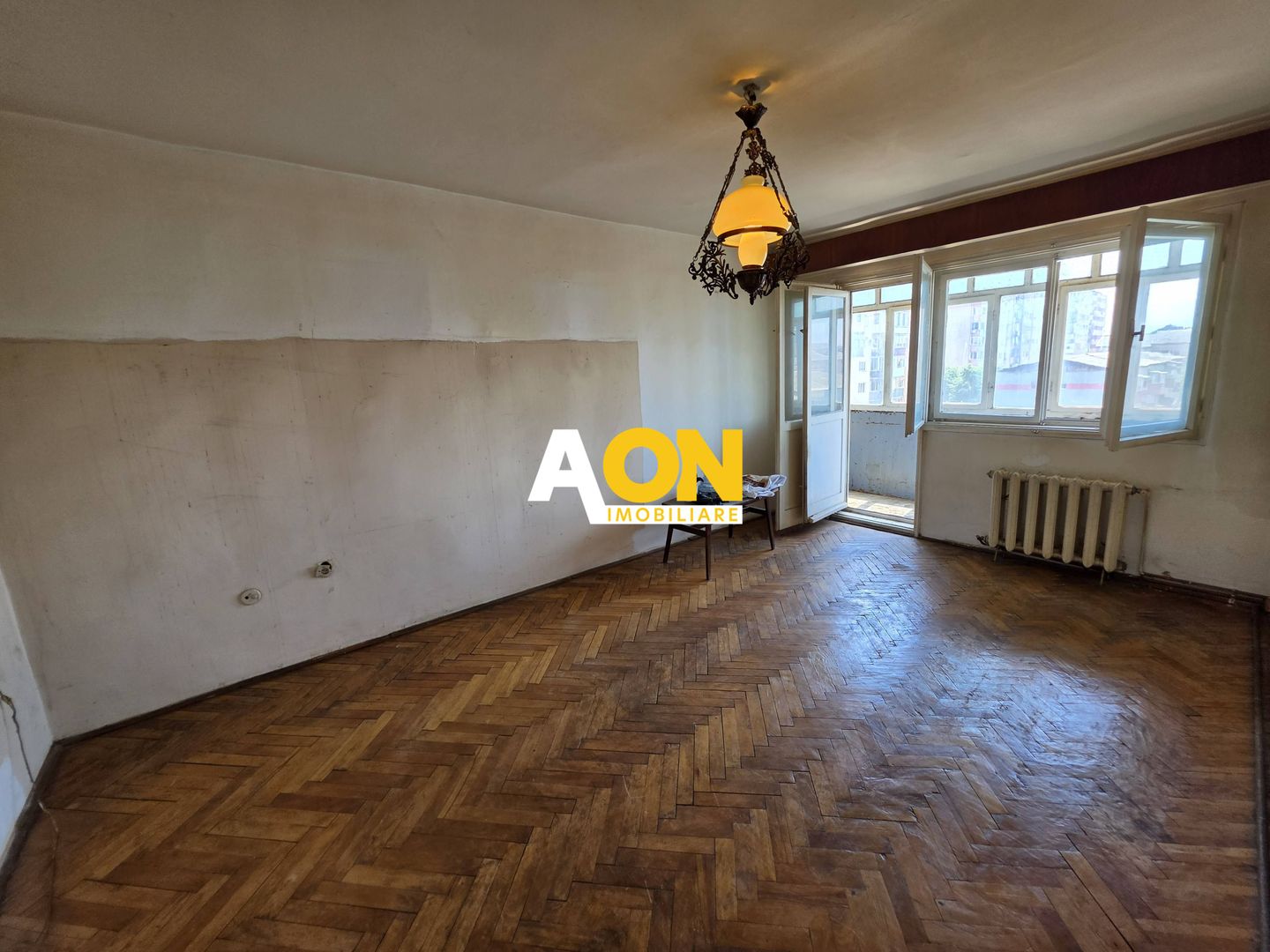 Apartament 3 camere, Cetate, 65 mp utili, et.5. Necesita renovare - Poză 1