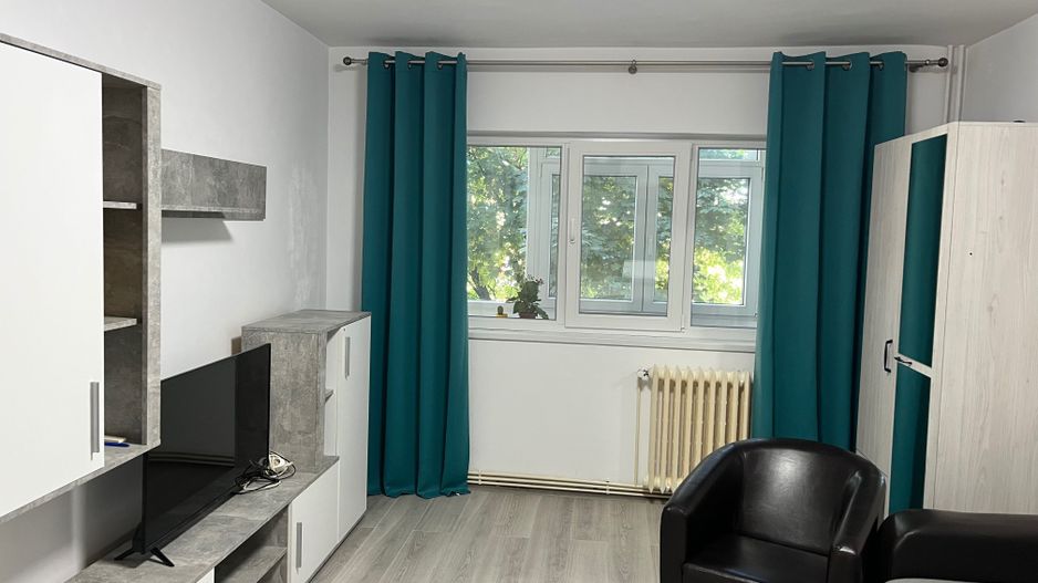 Apartament 3 camere, decomandat, et2- Centru Palas - Poză 1