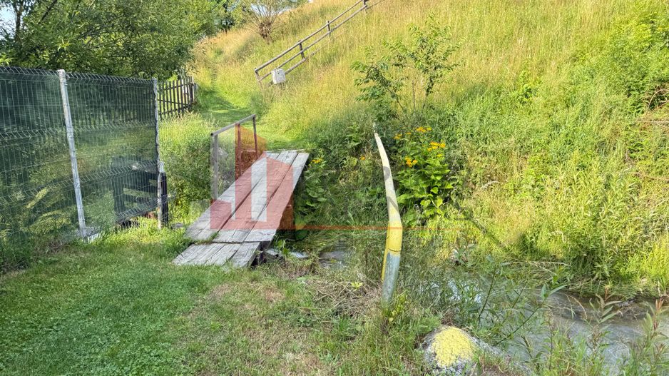 Casă tradițională sat Poarta, comuna Bran teren 4000 mp - Poză 6