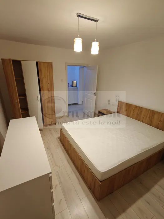 Apartament cu 3 camere- Podu Ros 499 euro - Poză 1