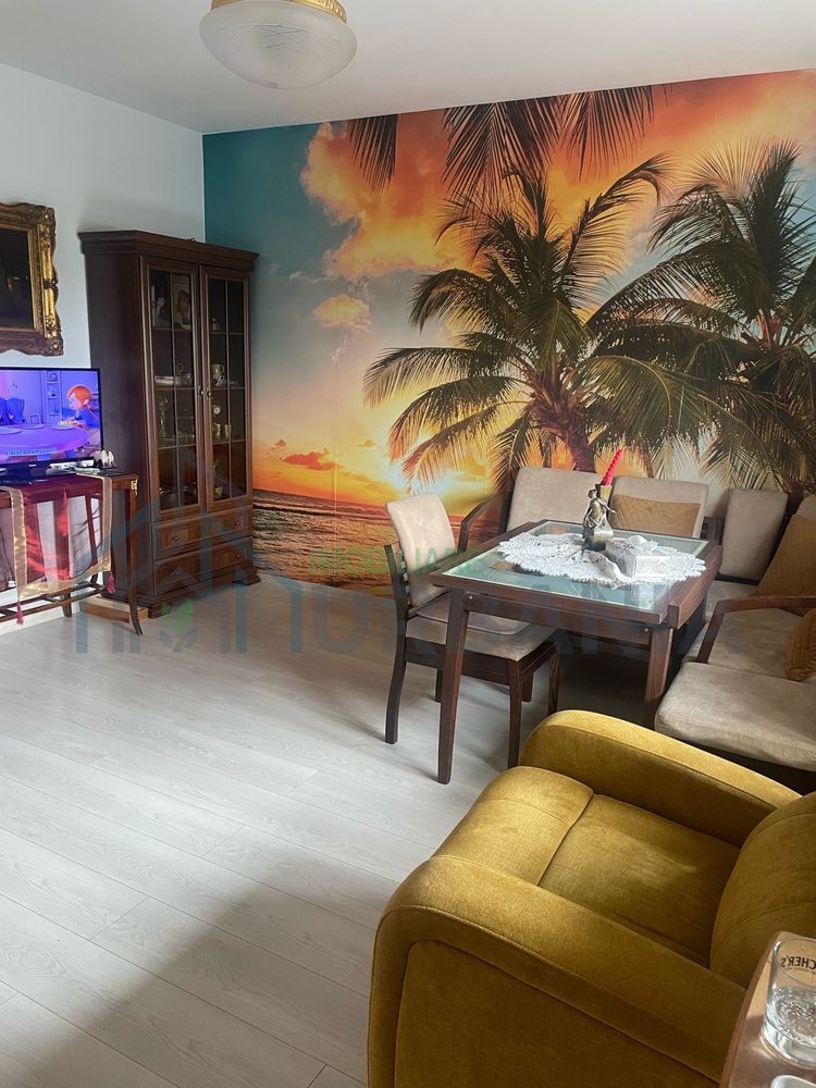 Inchiriez Apartament 3 camere, decomandat+gradinuta si loc parcare - Poză 2