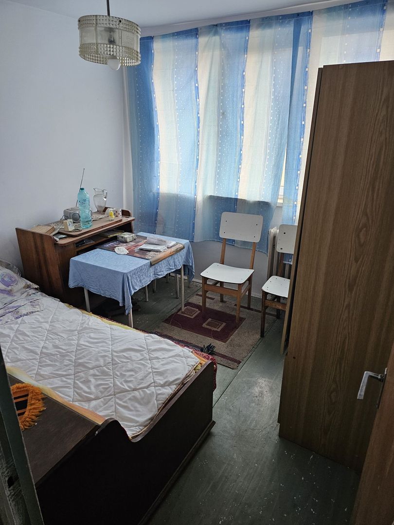 Apartament 3 camere in zona Apusului - Poză 1