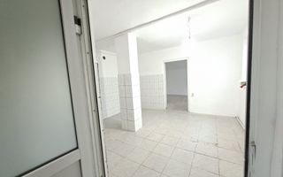 Casa 3 camere baie cu geam pivnita si teren 151 mp in zona Centrala - Poză 1
