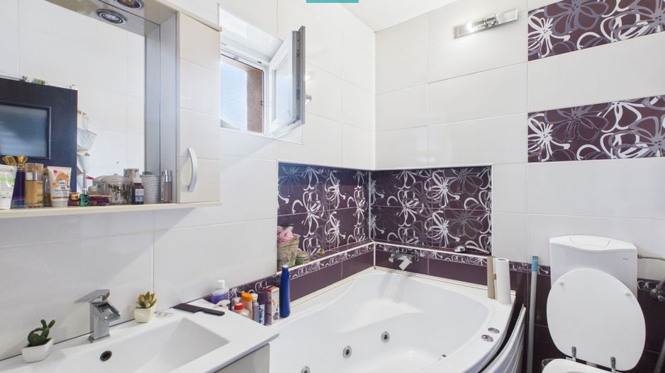 Casă la curte, 65 mp utili, 2 camere, curte mare - Poză 4