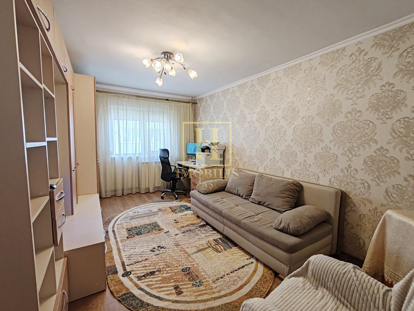 Prima inchiriere! Ap. 2 camere, D., et.2, 460euro-Podul de Fier - Poză 1