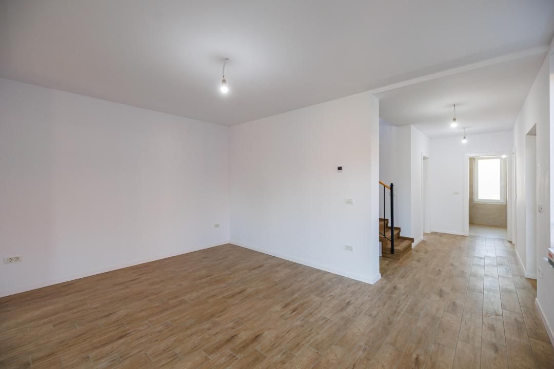 Duplex P+E în Moșnița Nouă, 3 dormitoare, 3 bai, teren 403 mp. Comision 0% - Poză 13