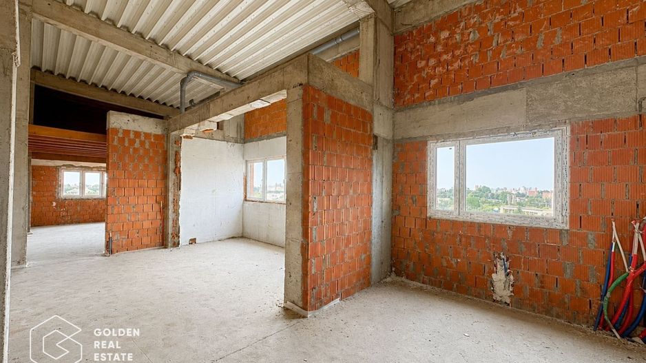 Penthouse cu potential exceptional, la rosu, 170mp, mansardabil pana la 300mp - Poză 1