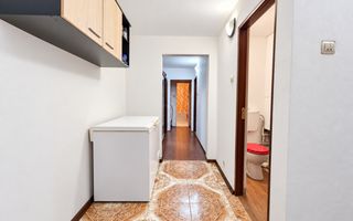 Apartament 3 camere, 2 bai, decomandat, Cetate, zona Liceului Sportiv - Poză 4