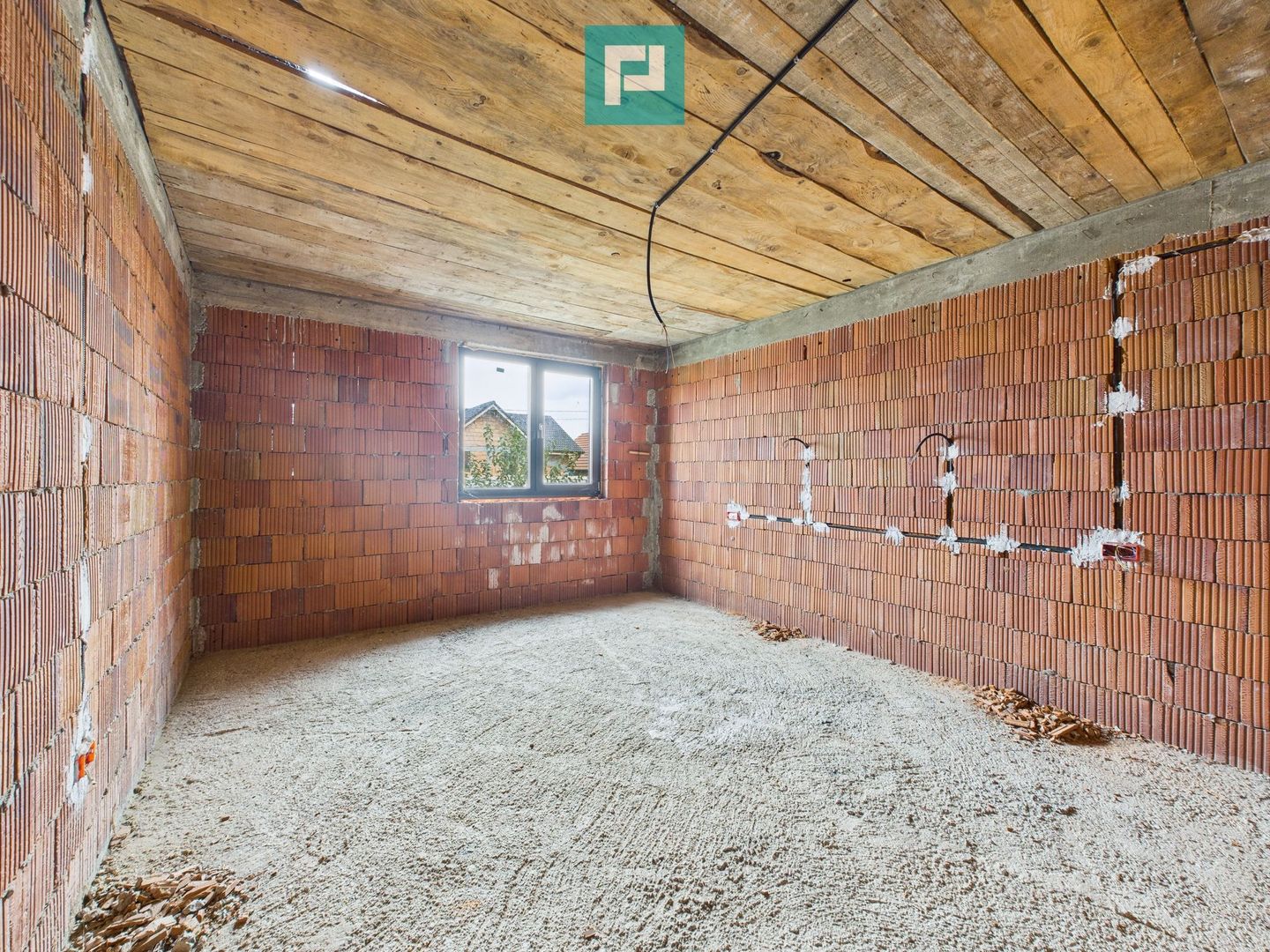 Casă la roşu P+E+M în Şagu - Poză 10