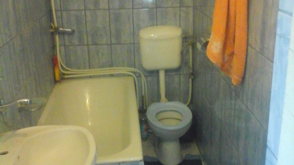 BRASADAS vinde casa cu etaj 4 cam 4 ari in zona 14 Mai. - Poză 10