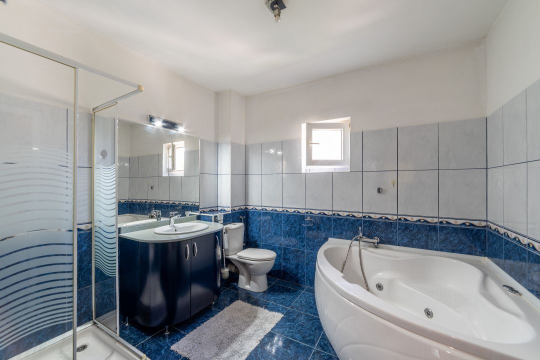 Apartament pe 2 nivele -  6 camere Gavana 3 + 309 mp curte proprie - Poză 19