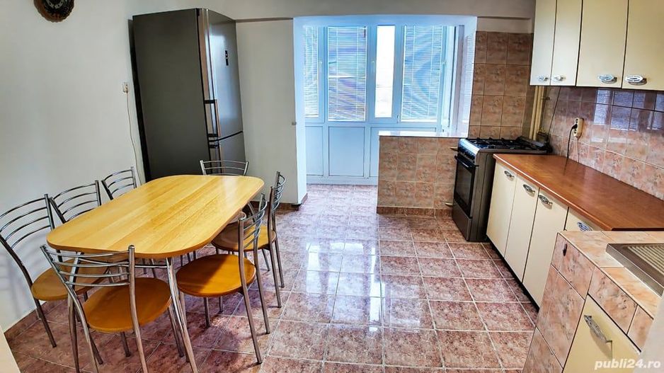 Vanzare Apartament 4 Camere Piata Unirii - Sfanta Vineri bloc 1992 - Poză 3