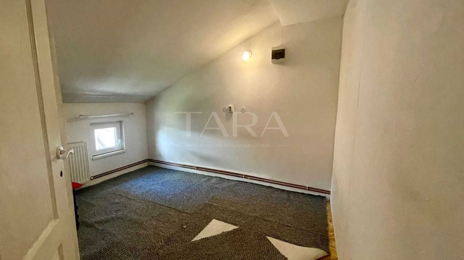 Apartament tip casă, două niveluri, zonă centrală, curte interioară. - Poză 5