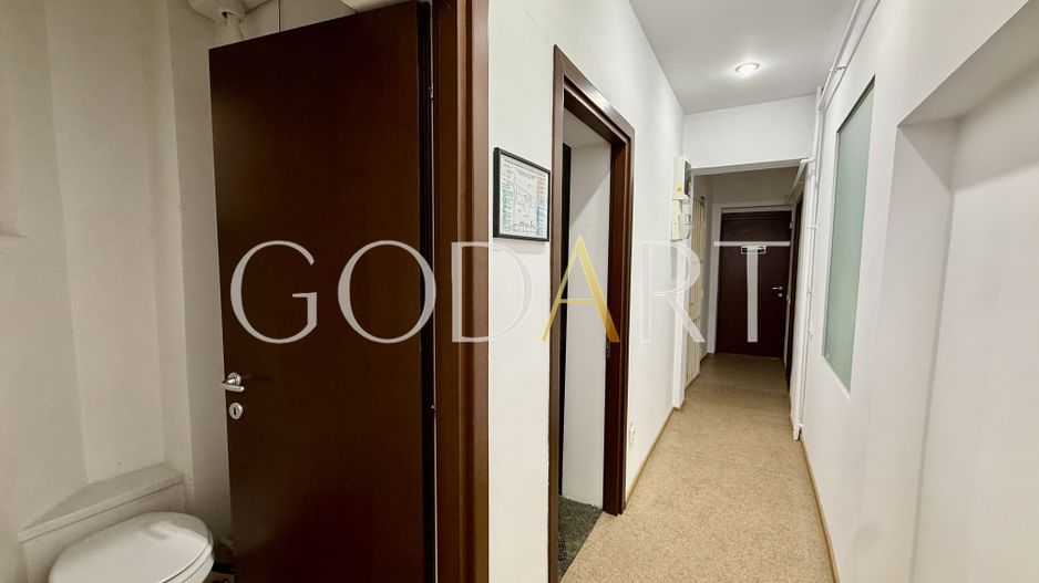 Apartament in vila | Ultracentral | 2 intrări | Garaj 30 mp | Renovat - Poză 13