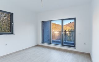 Casă / Vilă cu 4 camere de vânzare - Poză 3
