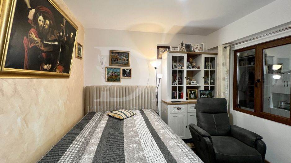 Apartament trei camere / Parcare / Zona Florilor - Poză 2