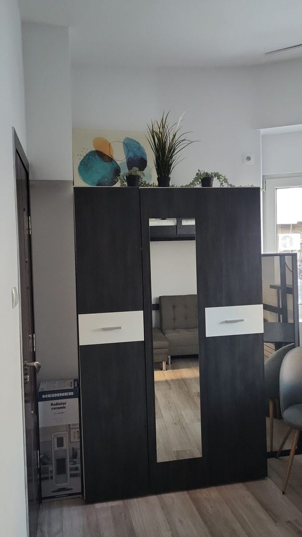 GARSONIERA COCHETA METROU PIATA ROMANA - Poză 6