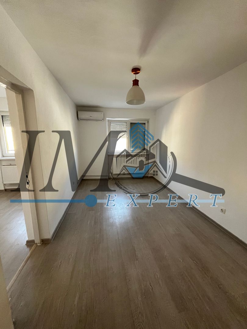 Apartament cu 3 camere renovat de vânzare in Sebeș - Poză 1
