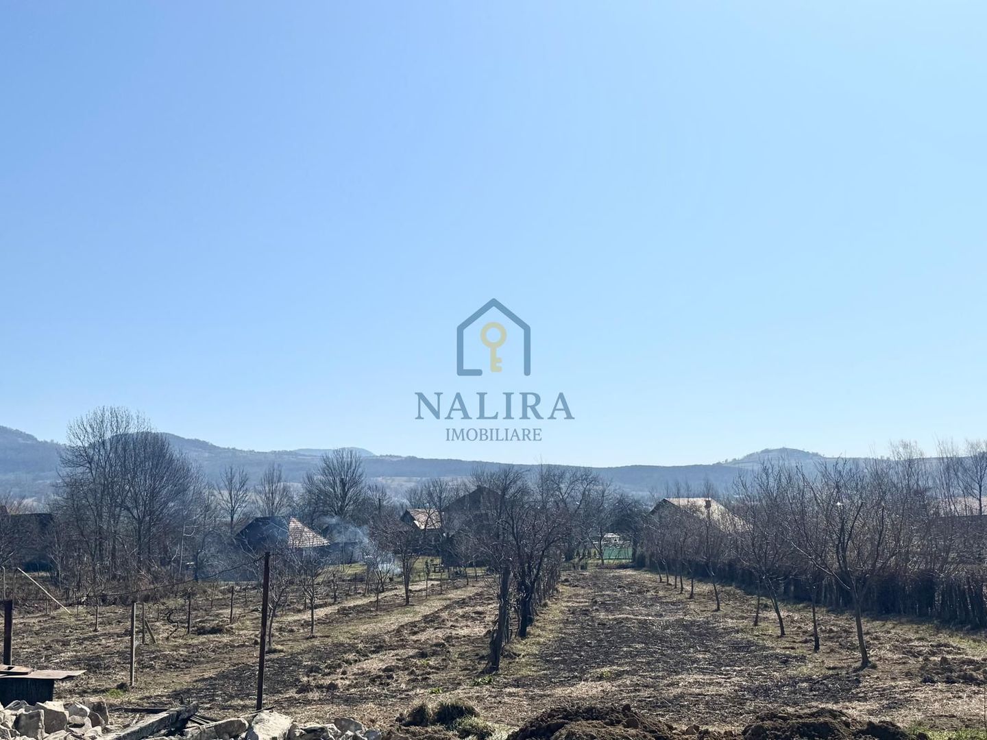 Casa de caramida de vanzare Surdesti cu teren intravilan 5000mp - Poză 2