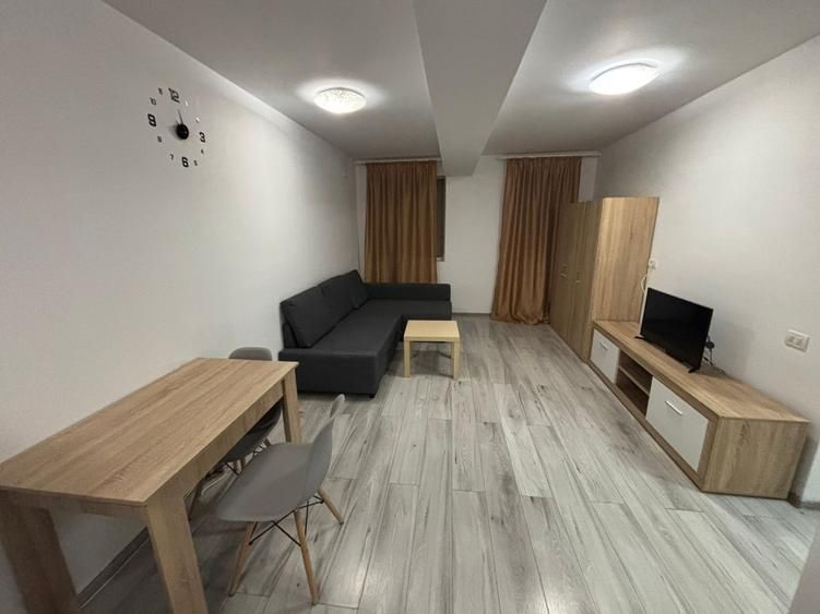 De inchiriat garsoniera , Liberty Centre - Poză 3