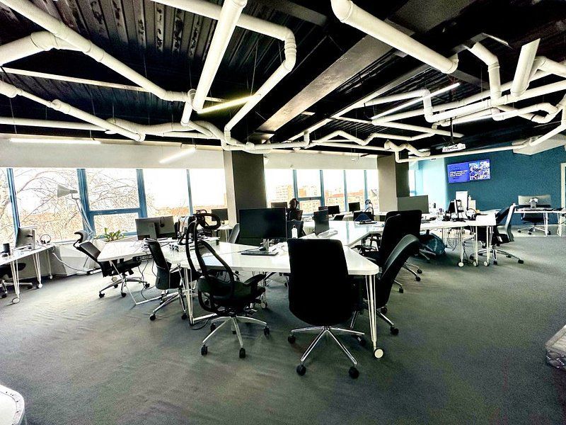 Spacecraft Office - Poză 1