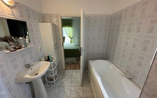 Casă / Vilă cu 5 camere zona Lunei - Poză 25