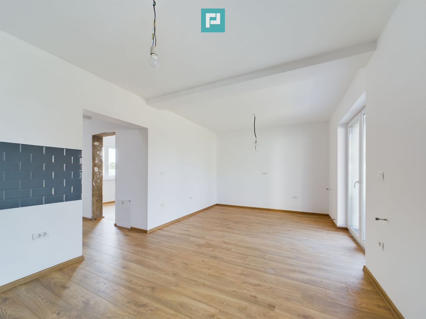 Duplex elegant cu 3 dormitoare în Ghiroda - Poză 2