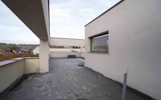 Baza de tenis si constructie moderna - Poză 13