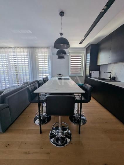 Apartament spațios și modern în Borhanci - Poză 4