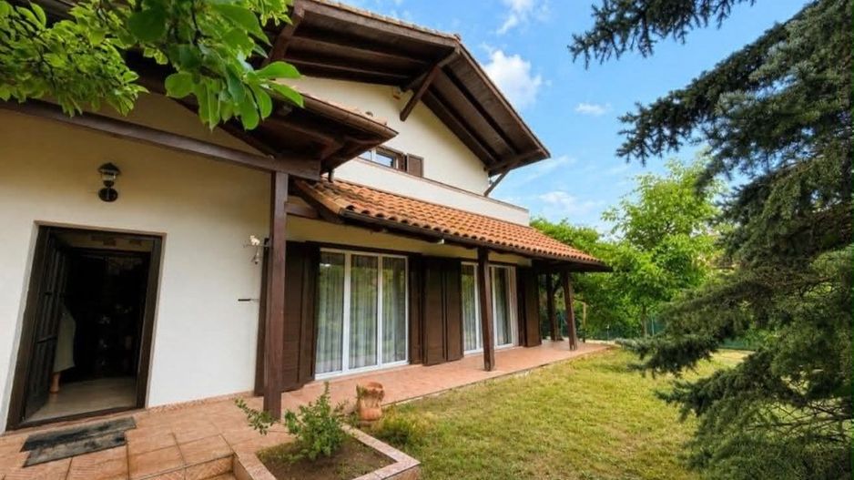 Casă 300 mp în Micești | Teren 2.026 mp | 4 dormitoare - Poză 1